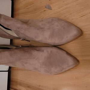 Brand new Mark Fisher Thigh high vegan suede  boots 9.5